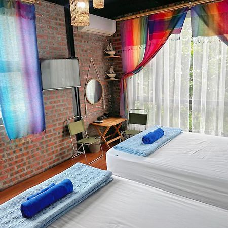 Halo Bay Homestay Ha Long Exteriör bild