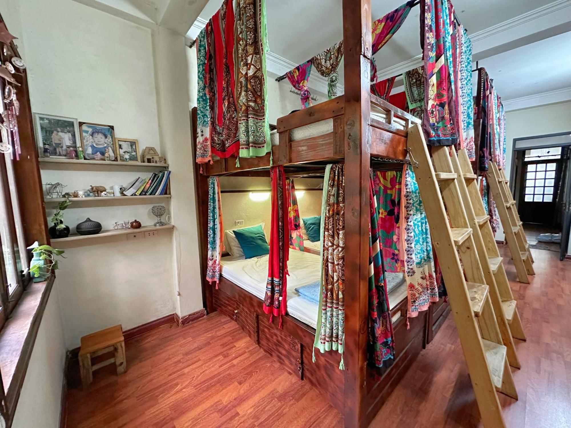 Halo Bay Homestay Ha Long Exteriör bild