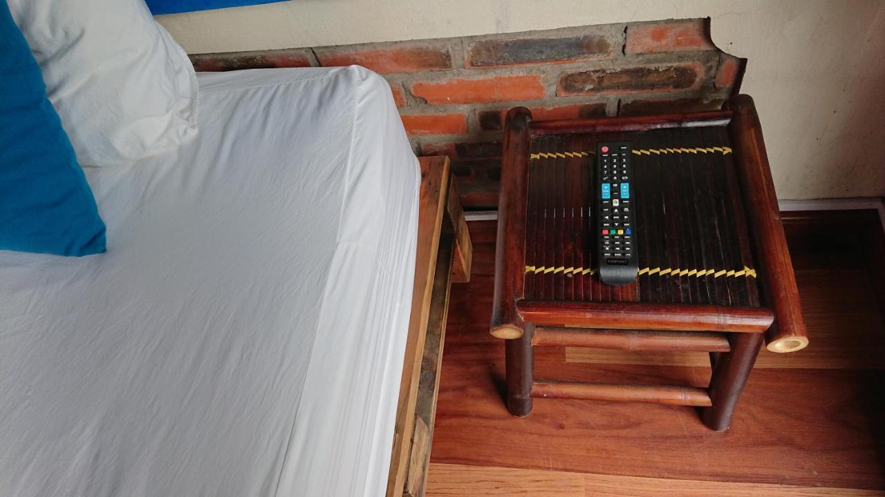 Halo Bay Homestay Ha Long Exteriör bild